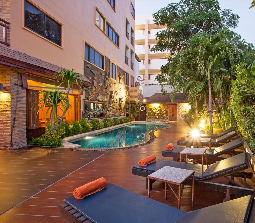 Orchid Garden Hotel Patong Exterior photo